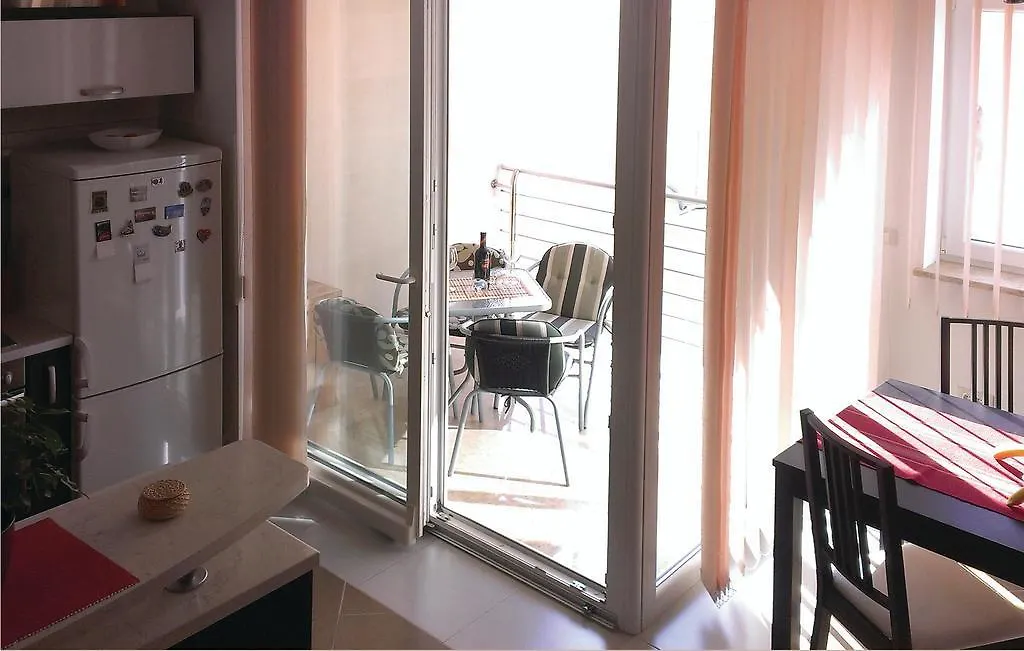 Apartment Romantika-1 By Interhome 罗维尼